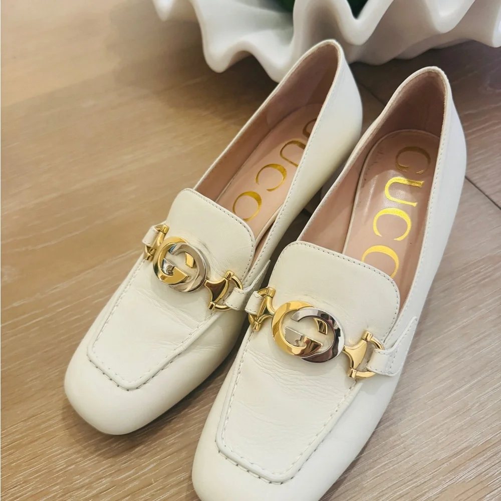 Gucci Women's Ivory Loafers with Gold Detailing - Picture 3 of 9